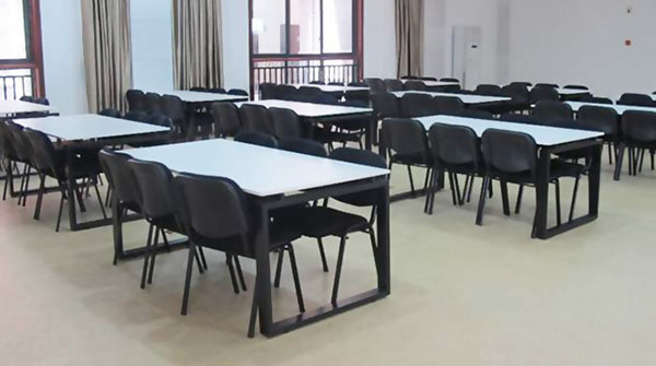 北京大學(xué)成都附屬實驗學(xué)校課桌椅配套